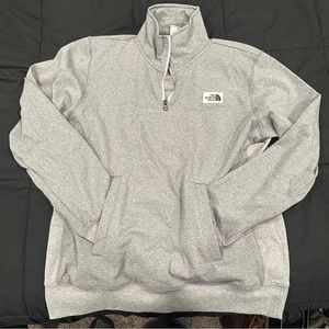 Men’s Light Grey North Face Quarter-Zip w/ middle pocket